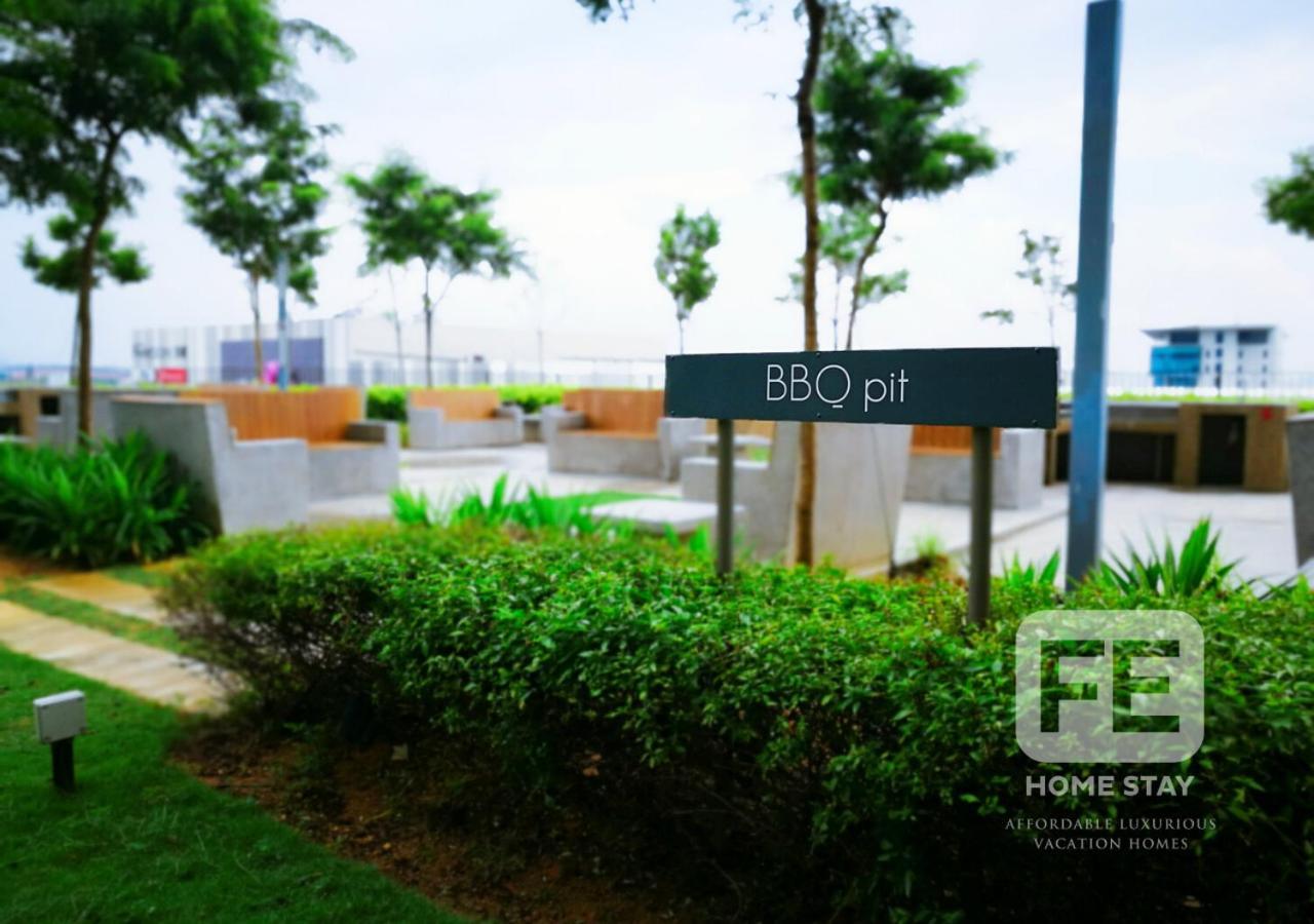 Netflix Wifi Trefoil Homestay Setia Alam Sacc Homestay Fe Shah Alam Exteriör bild